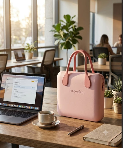 Le SUNNY - housse PC portable Fungoofun, mise en situation lifestyle