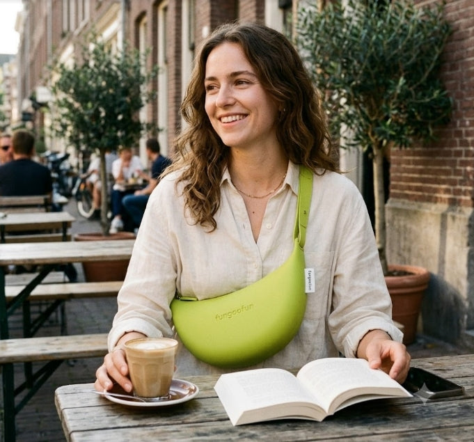 Le DEMI-LUNE sac besace Fungoofun - mise en situation