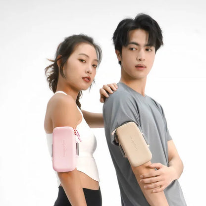 Le SPEEDY brassard de sport Fungoofun porté au bras